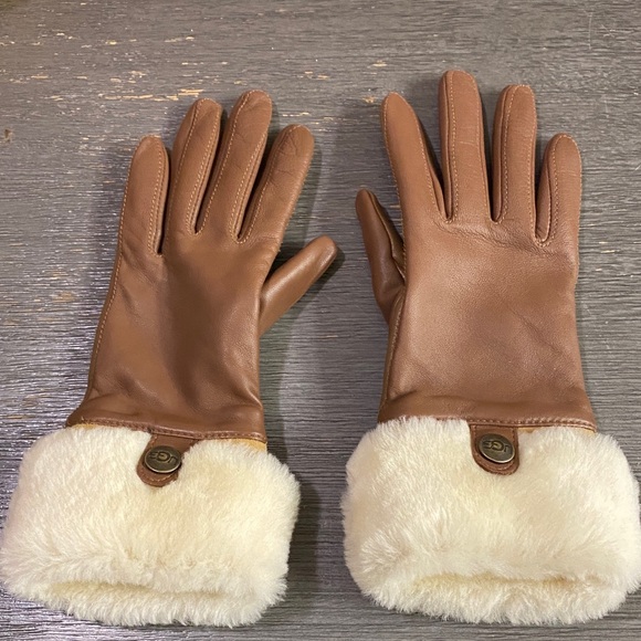 UGG Accessories - UGG Tan Leather Gloves with Cream Fur Cuff